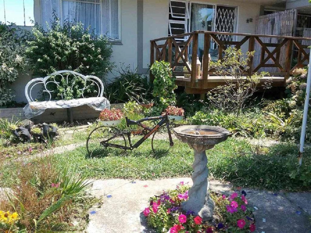 Parrot Peek Inn East London Exterior foto